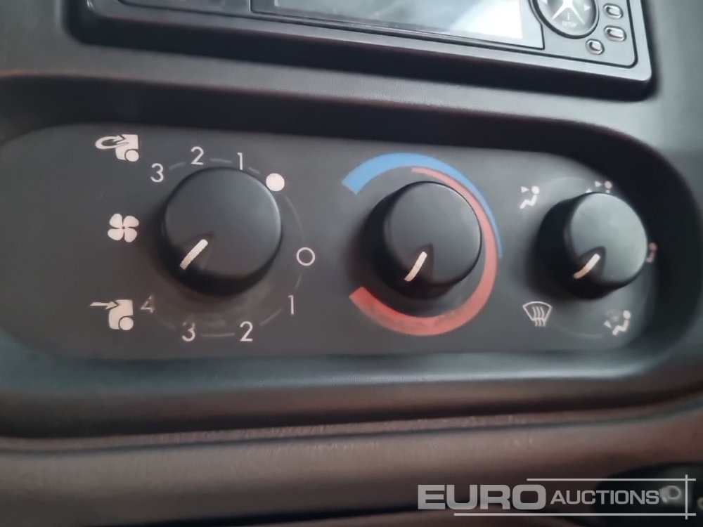 Camion citerne 2003 DAF LF45.180: photos 36