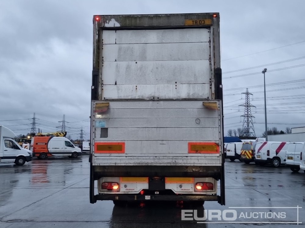 2004 Freuhauf Tri Axle Curtainsider Trailer, Tail Lift - Semi-remorque rideaux coulissants: photos 4 2004 Freuhauf Tri Axle Curtainsider Trailer, Tail Lift - Semi-remorque rideaux coulissants: photos 4