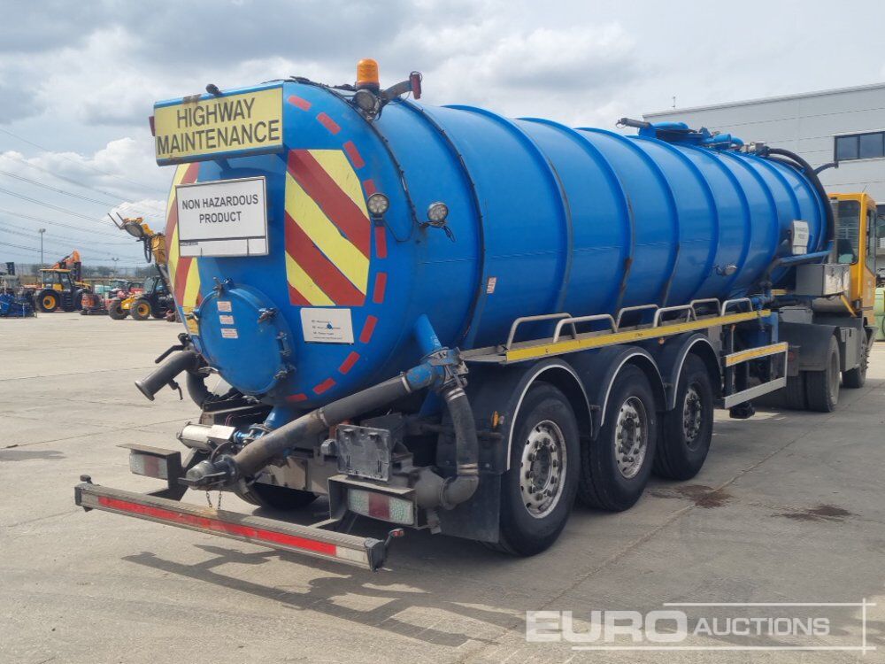 2004 Whale Tankers Tri Axle Tanker Trailer, Rear Lifting Axle - Semi-remorque citerne: photos 5 2004 Whale Tankers Tri Axle Tanker Trailer, Rear Lifting Axle - Semi-remorque citerne: photos 5