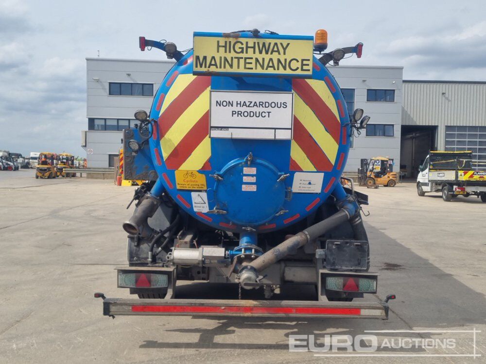 2004 Whale Tankers Tri Axle Tanker Trailer, Rear Lifting Axle - Semi-remorque citerne: photos 4 2004 Whale Tankers Tri Axle Tanker Trailer, Rear Lifting Axle - Semi-remorque citerne: photos 4