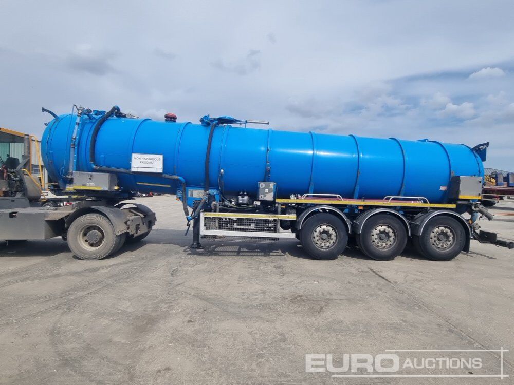 2004 Whale Tankers Tri Axle Tanker Trailer, Rear Lifting Axle - Semi-remorque citerne: photos 2 2004 Whale Tankers Tri Axle Tanker Trailer, Rear Lifting Axle - Semi-remorque citerne: photos 2