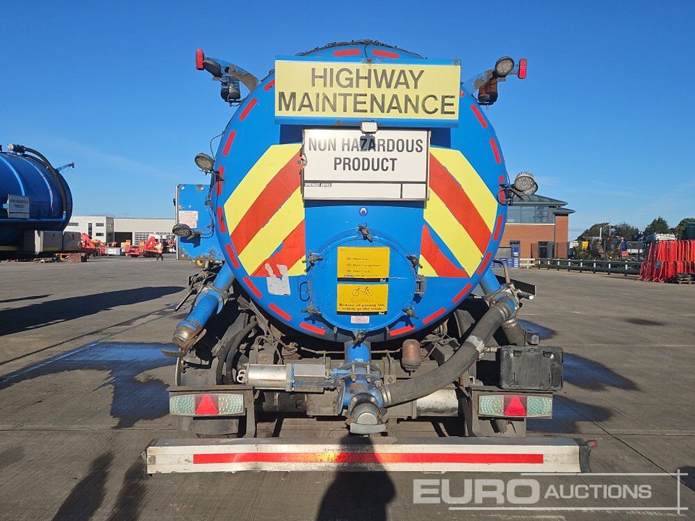 2004 Whale Tri Axle Tanker Trailer, Rear Lifting Axle - Remorque citerne: photos 4 2004 Whale Tri Axle Tanker Trailer, Rear Lifting Axle - Remorque citerne: photos 4