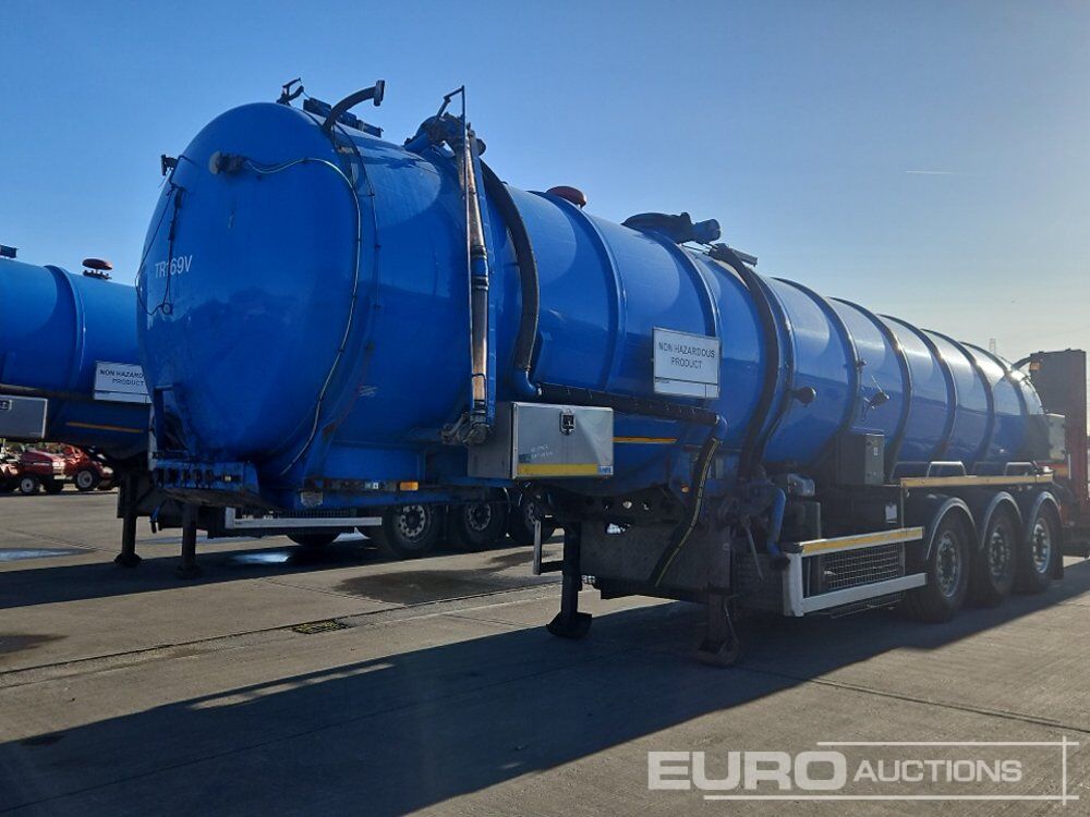 2004 Whale Tri Axle Tanker Trailer, Rear Lifting Axle - Remorque citerne: photos 1 2004 Whale Tri Axle Tanker Trailer, Rear Lifting Axle - Remorque citerne: photos 1