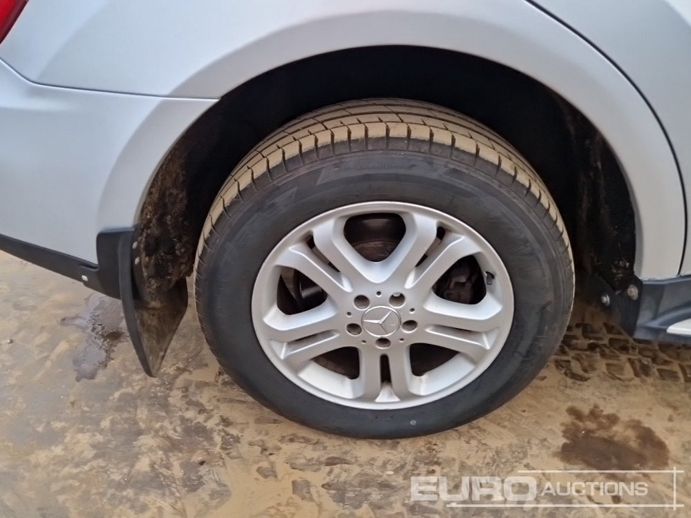 SUV 2006 Mercedes ML320 CDI: photos 11