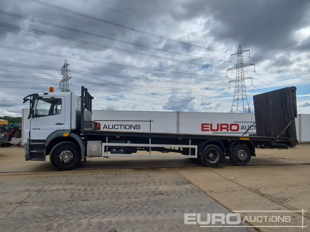 2008 Mercedes Axor 2533 - Camion plateau: photos 2 2008 Mercedes Axor 2533 - Camion plateau: photos 2