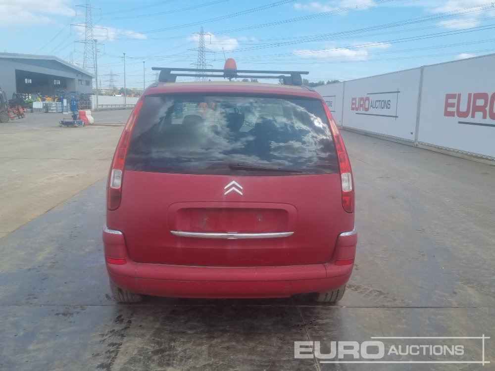 2010 Citroen C8 - Voiture: photos 4 2010 Citroen C8 - Voiture: photos 4