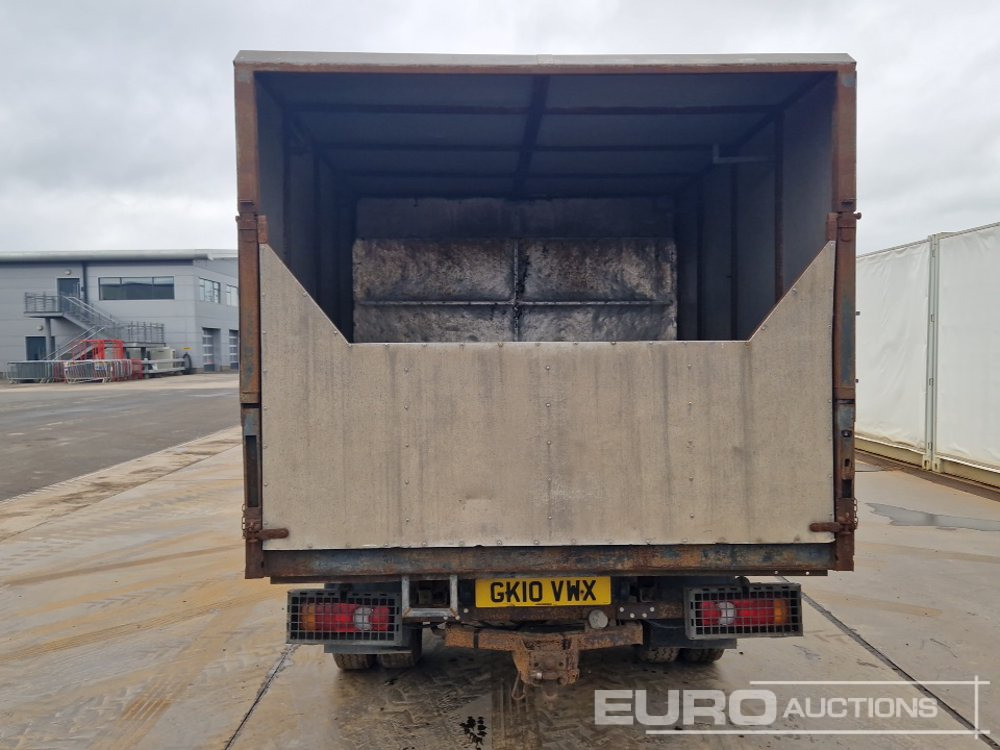 2010 Mitsubishi Fuso CANTER - Camion benne: photos 4 2010 Mitsubishi Fuso CANTER - Camion benne: photos 4