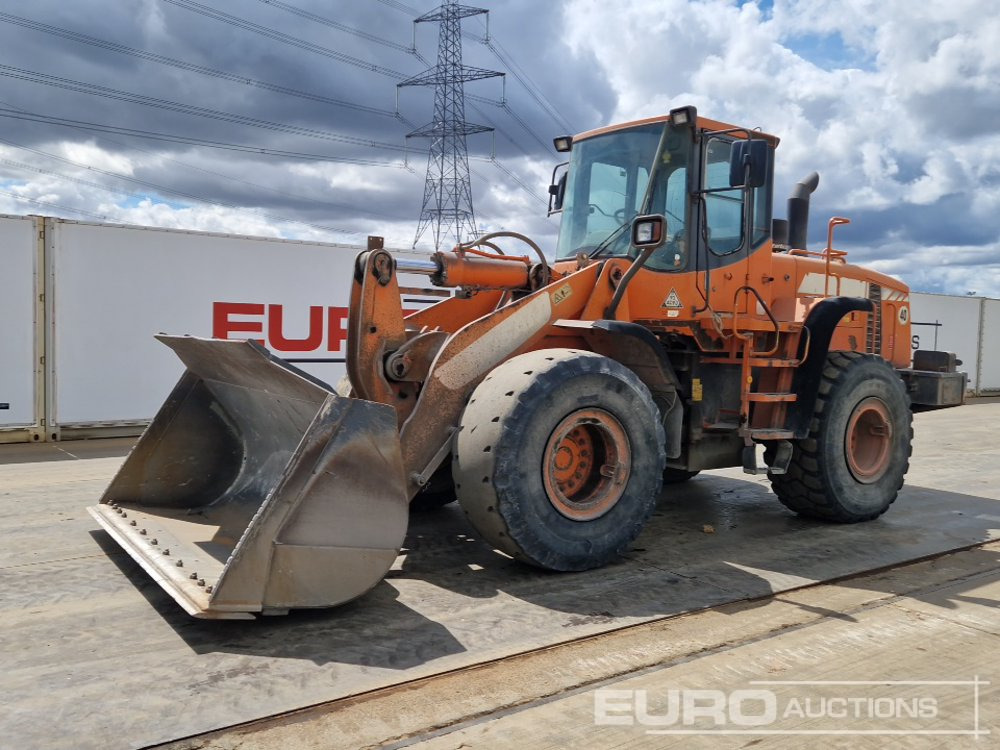 2011 Doosan DL300 - Chargeuse sur pneus: photos 1 2011 Doosan DL300 - Chargeuse sur pneus: photos 1