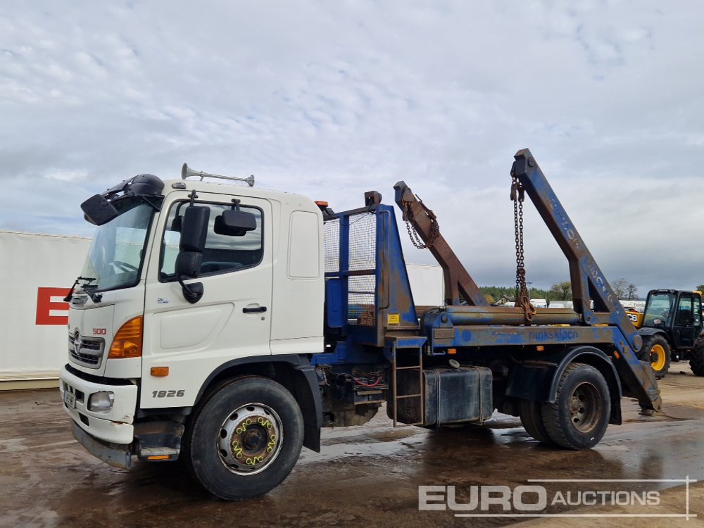 2011 Hino 500 - Camion multibenne: photos 1 2011 Hino 500 - Camion multibenne: photos 1