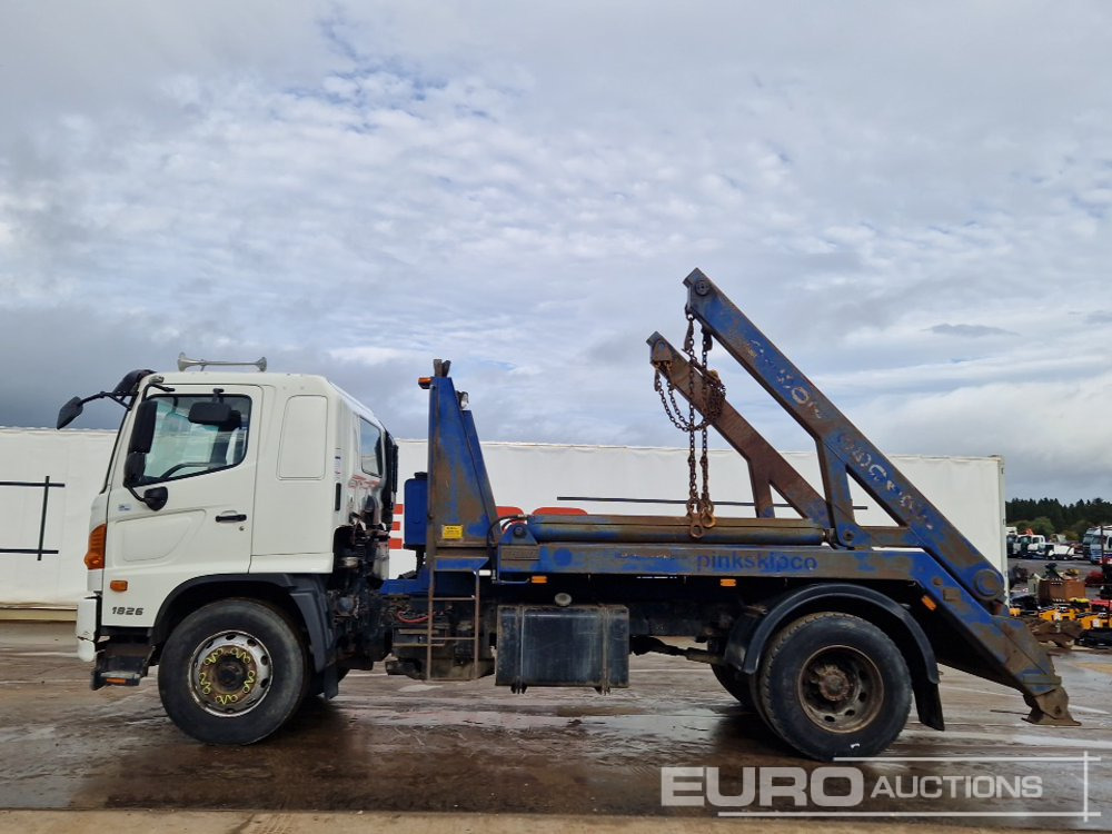 2011 Hino 500 - Camion multibenne: photos 2 2011 Hino 500 - Camion multibenne: photos 2