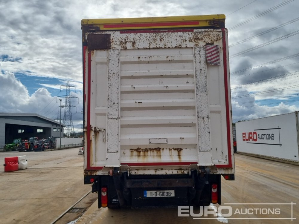 2011 Renault 4x2 Curtainsider Lorry, Hydraulic Ramp, Manual Gearbox - Camion à rideaux coulissants: photos 4 2011 Renault 4x2 Curtainsider Lorry, Hydraulic Ramp, Manual Gearbox - Camion à rideaux coulissants: photos 4