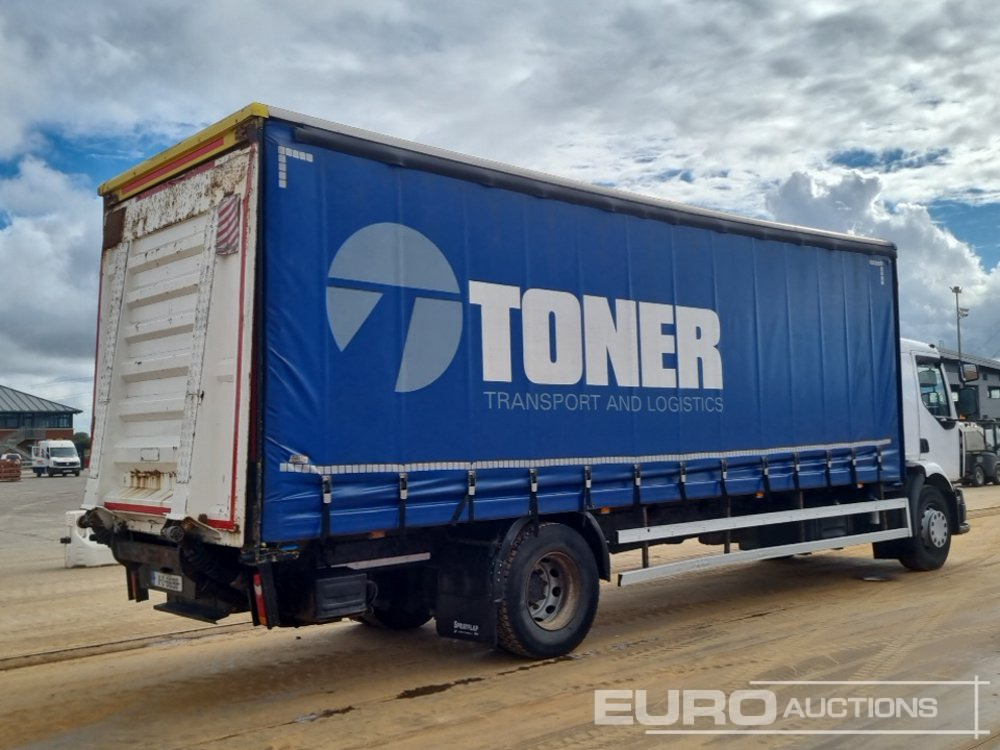2011 Renault 4x2 Curtainsider Lorry, Hydraulic Ramp, Manual Gearbox - Camion à rideaux coulissants: photos 5 2011 Renault 4x2 Curtainsider Lorry, Hydraulic Ramp, Manual Gearbox - Camion à rideaux coulissants: photos 5