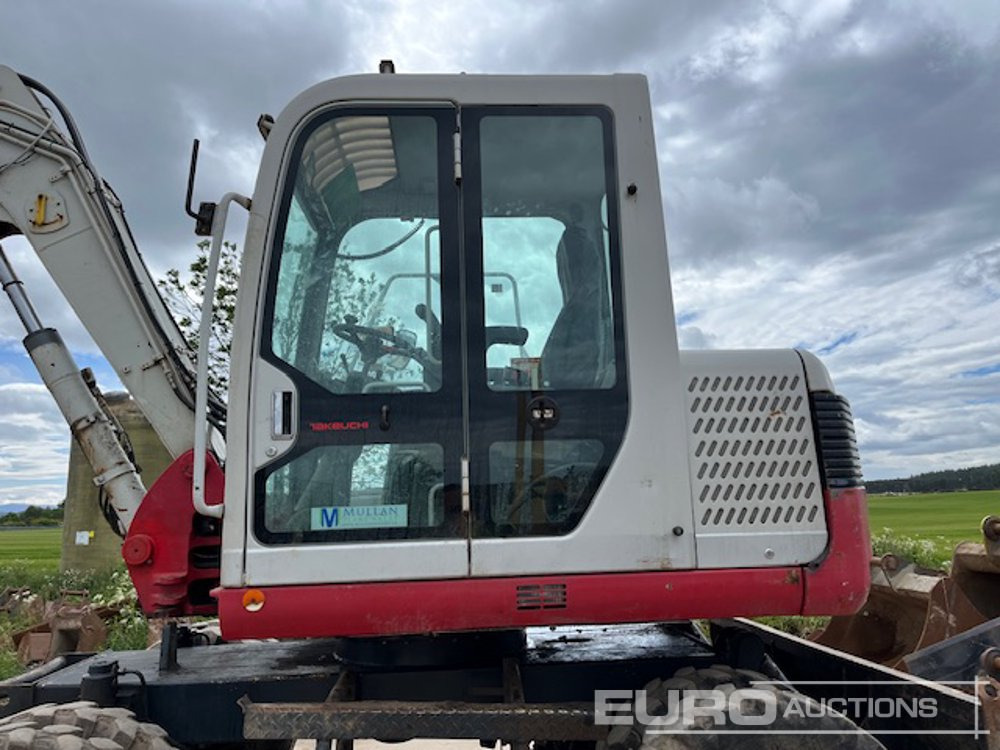 2011 Takeuchi TB175W - Pelle sur pneus: photos 2 2011 Takeuchi TB175W - Pelle sur pneus: photos 2