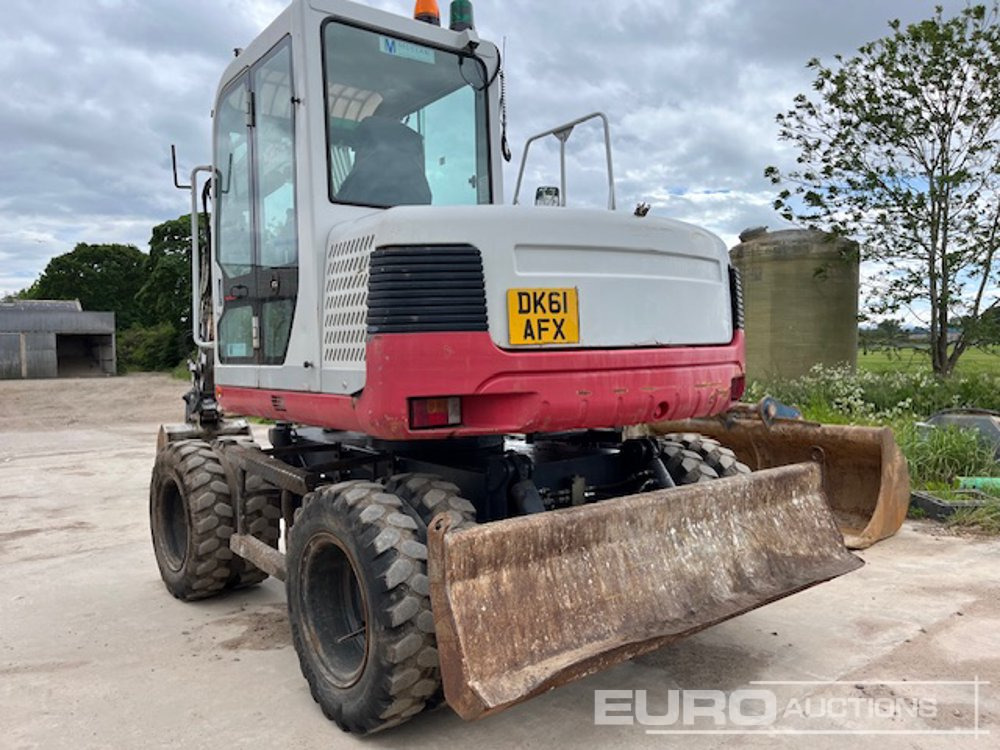 2011 Takeuchi TB175W - Pelle sur pneus: photos 3 2011 Takeuchi TB175W - Pelle sur pneus: photos 3