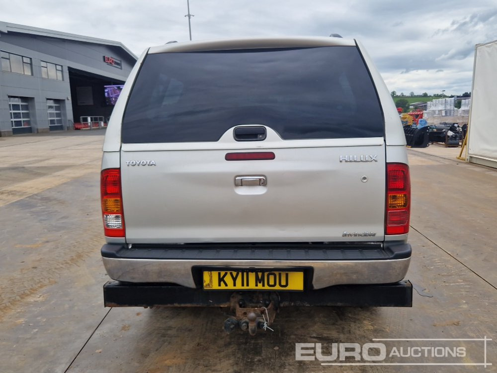 2011 Toyota Hilux Invincible - Pick-up: photos 4 2011 Toyota Hilux Invincible - Pick-up: photos 4