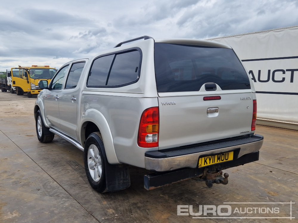 2011 Toyota Hilux Invincible - Pick-up: photos 3 2011 Toyota Hilux Invincible - Pick-up: photos 3