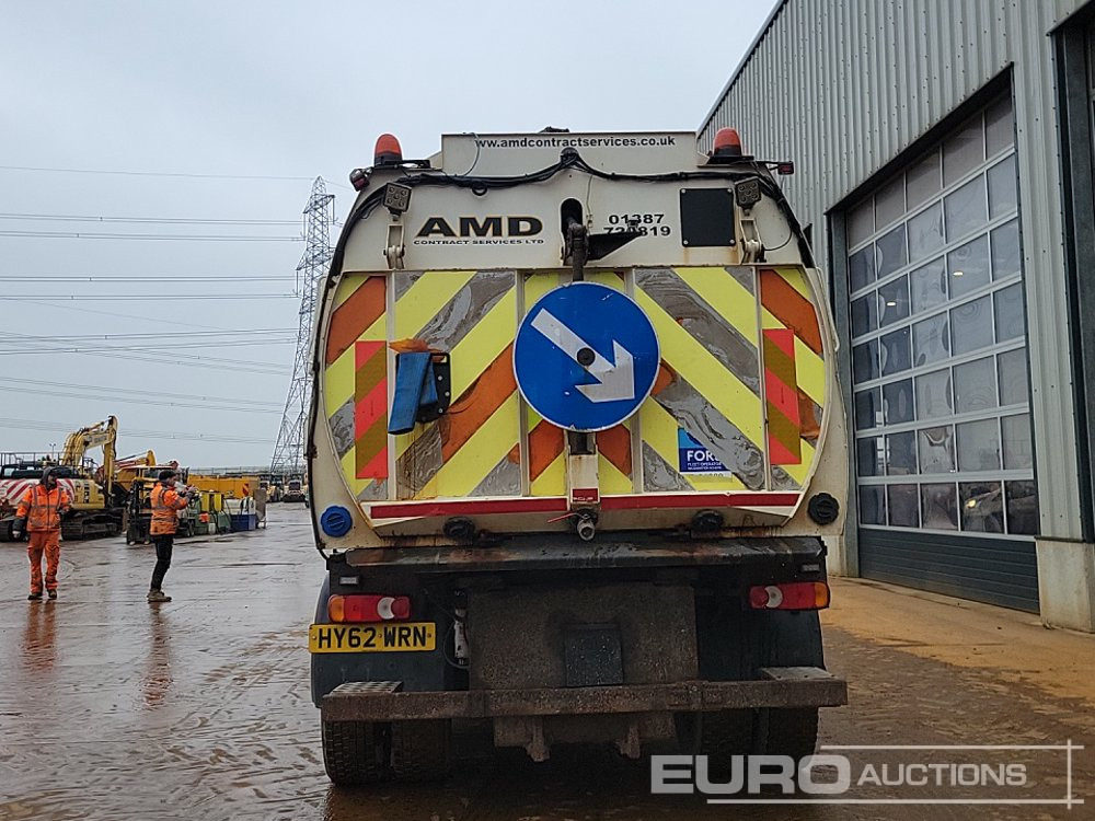 2012 DAF LF55.220 - Balayeuse de voirie: photos 4 2012 DAF LF55.220 - Balayeuse de voirie: photos 4