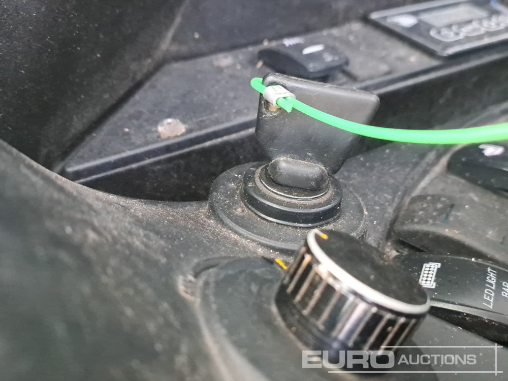 Pelle sur chenille 2012 JCB JS220LC: photos 36