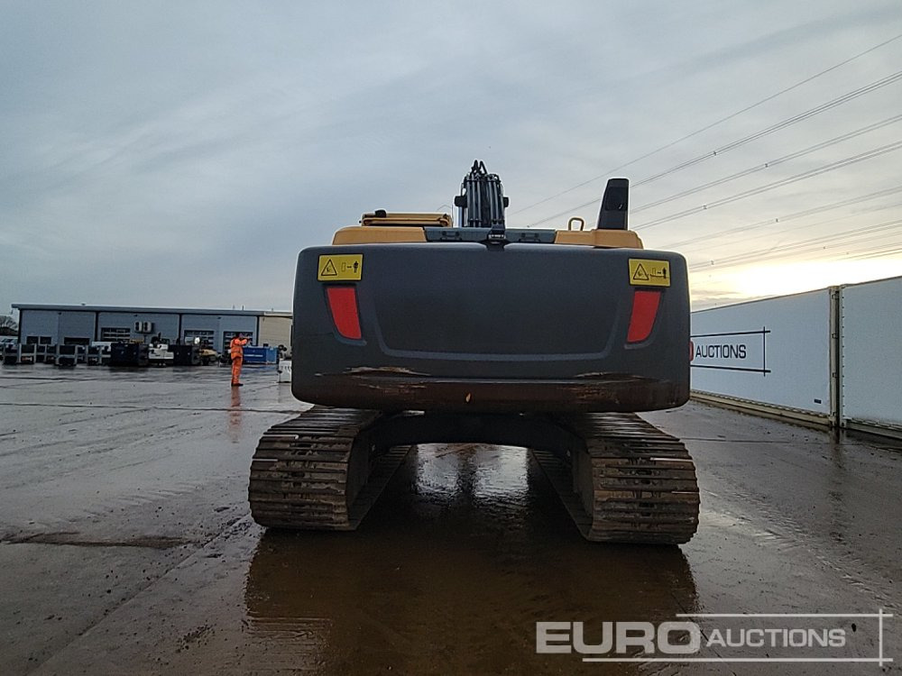 2012 Volvo EC220DL - Pelle sur chenille: photos 4 2012 Volvo EC220DL - Pelle sur chenille: photos 4