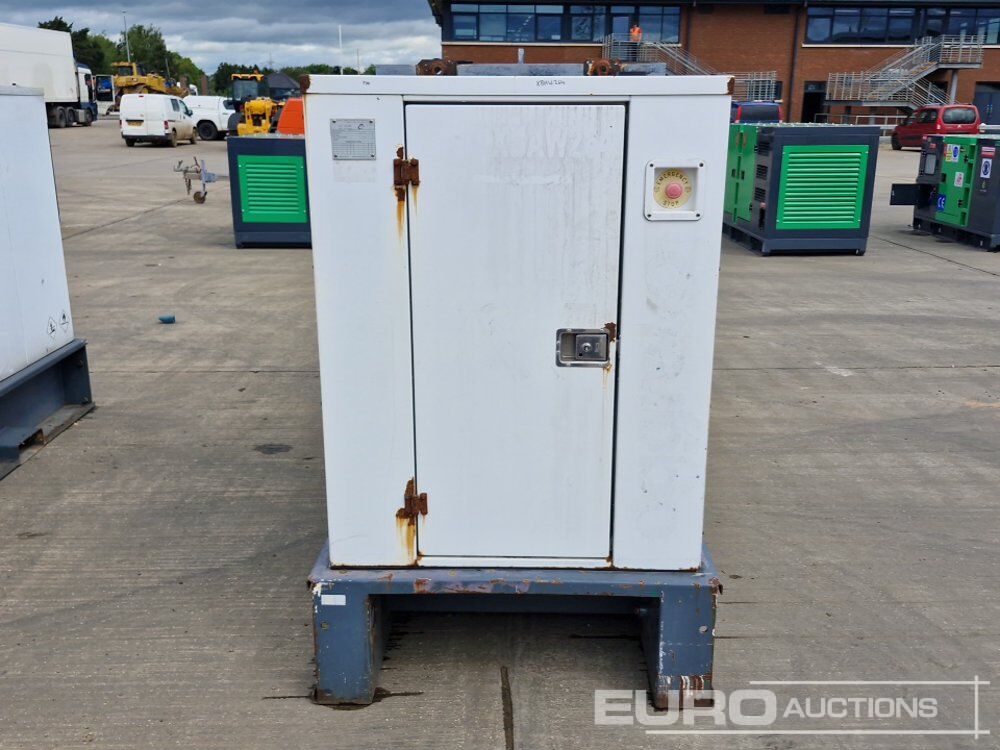 2013 60kVA Generator, FPT Engine (Panel Missing) - Groupe électrogène: photos 2 2013 60kVA Generator, FPT Engine (Panel Missing) - Groupe électrogène: photos 2