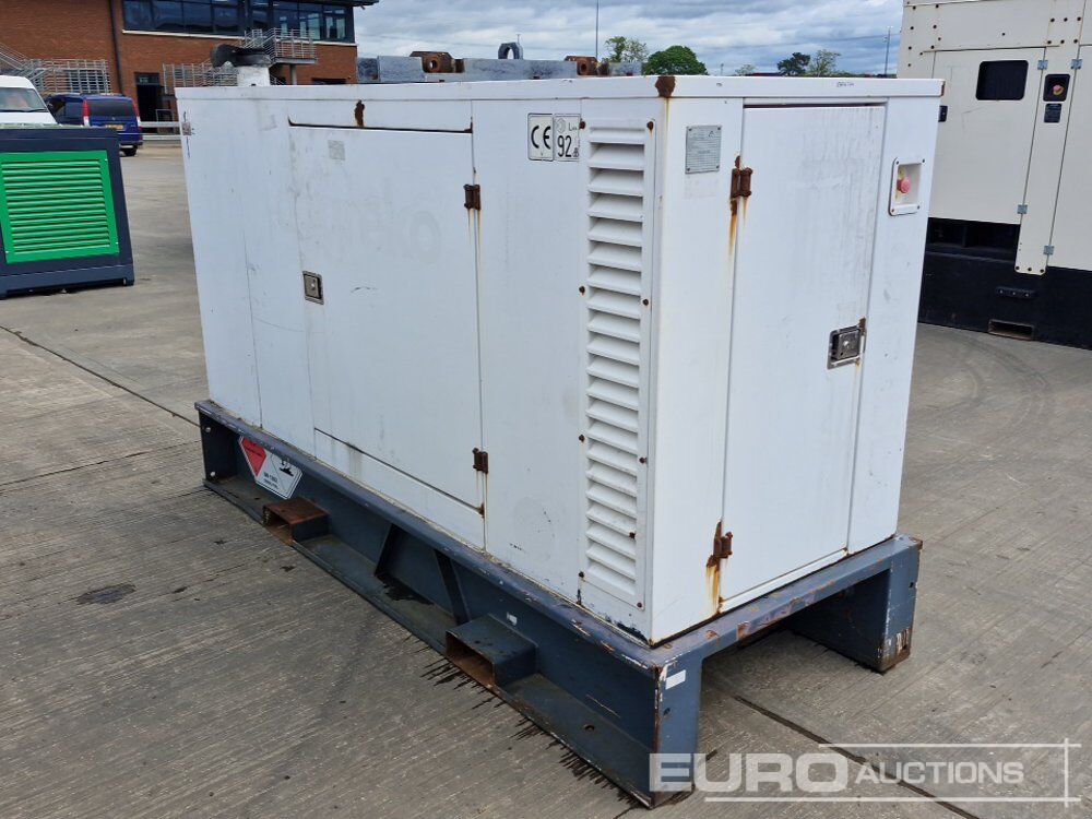 2013 60kVA Generator, FPT Engine (Panel Missing) - Groupe électrogène: photos 1 2013 60kVA Generator, FPT Engine (Panel Missing) - Groupe électrogène: photos 1