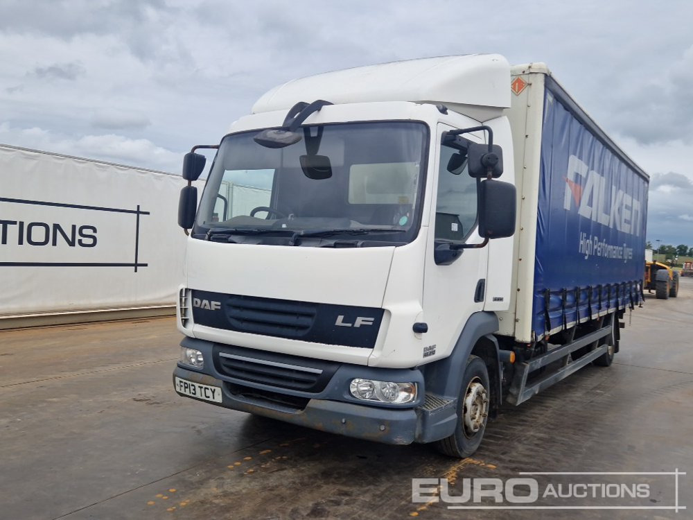 2013 DAF LF45.210 - Camion à rideaux coulissants: photos 1 2013 DAF LF45.210 - Camion à rideaux coulissants: photos 1