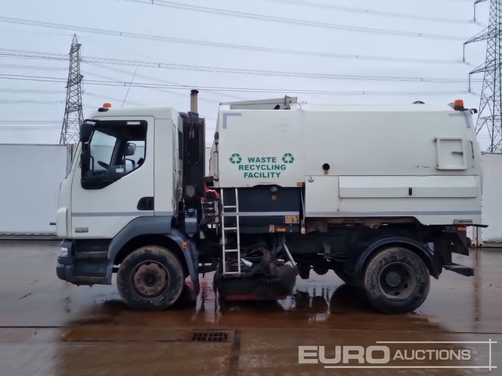 2013 DAF LF55.220 - Balayeuse de voirie: photos 2 2013 DAF LF55.220 - Balayeuse de voirie: photos 2