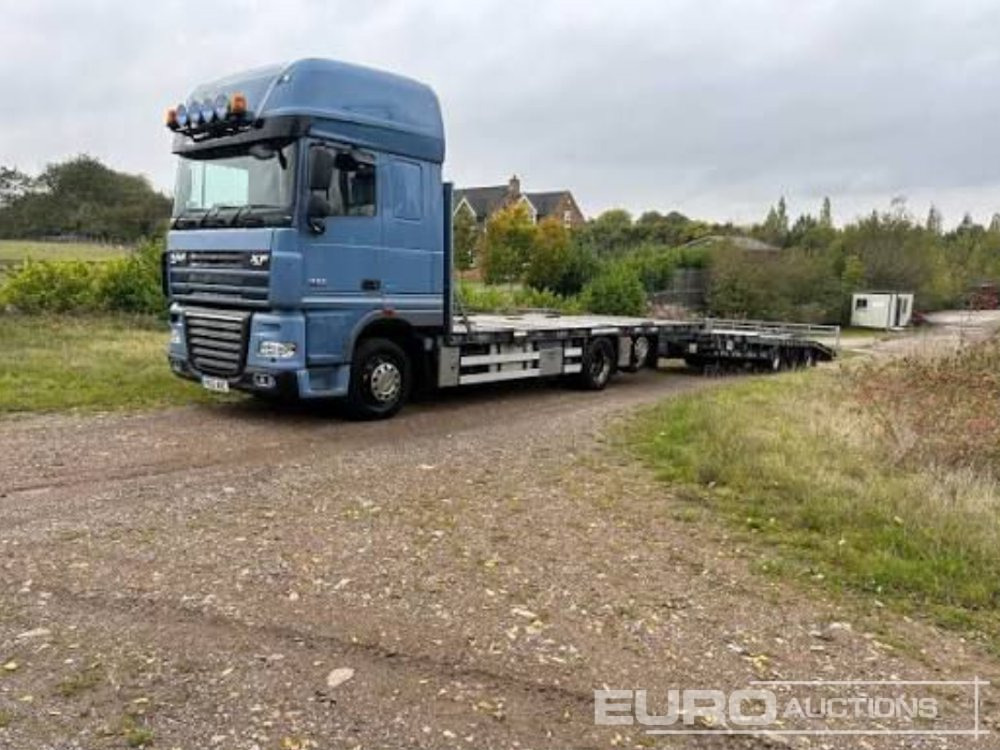 2013 DAF XF105 - Camion plateau: photos 1 2013 DAF XF105 - Camion plateau: photos 1