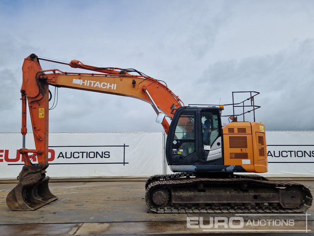 2013 Hitachi ZX225USLC-5B - Pelle sur chenille: photos 2 2013 Hitachi ZX225USLC-5B - Pelle sur chenille: photos 2