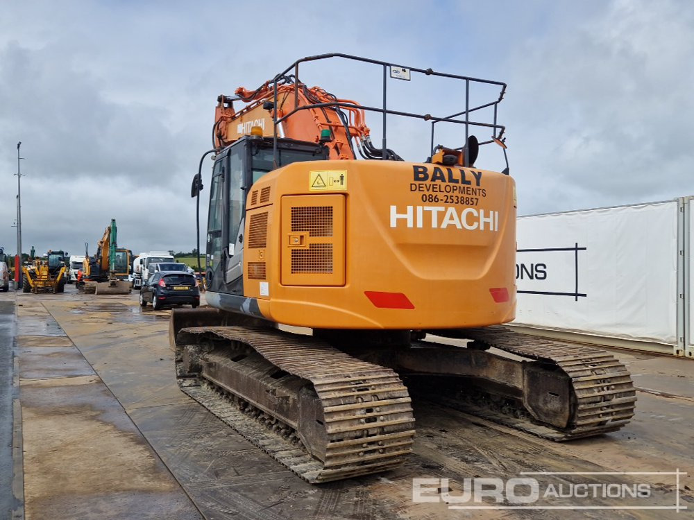 2013 Hitachi ZX225USLC-5B - Pelle sur chenille: photos 3 2013 Hitachi ZX225USLC-5B - Pelle sur chenille: photos 3
