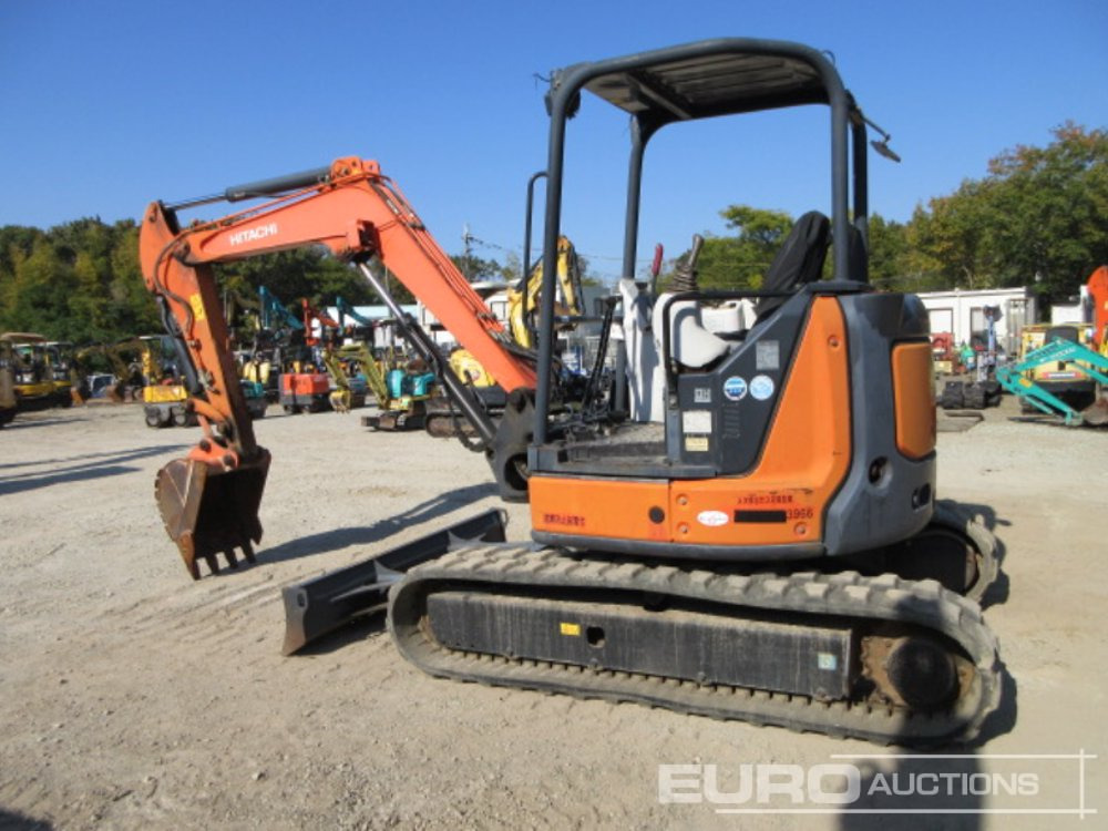 2013 Hitachi ZX40U-5A Rubber Tracks, Blade, Offset, Piped, Bucket - Mini pelle: photos 5 2013 Hitachi ZX40U-5A Rubber Tracks, Blade, Offset, Piped, Bucket - Mini pelle: photos 5