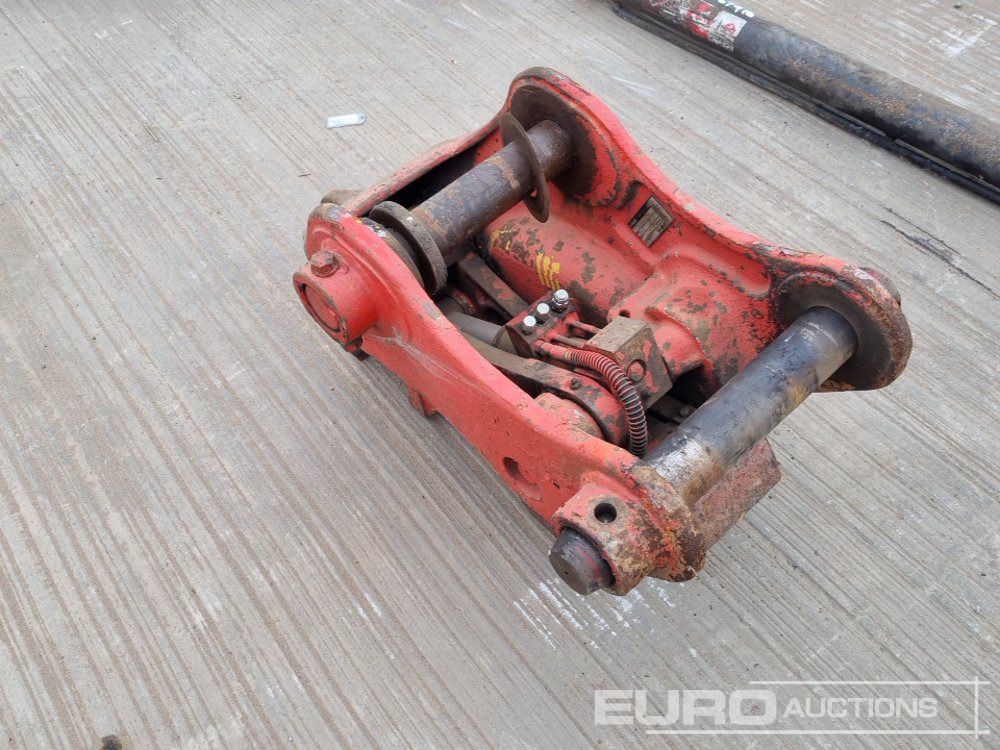 2013 Miller Hydraulic Double Lock QH 65mm Pin to suit 13 Ton Excavator - Attache rapide: photos 1 2013 Miller Hydraulic Double Lock QH 65mm Pin to suit 13 Ton Excavator - Attache rapide: photos 1