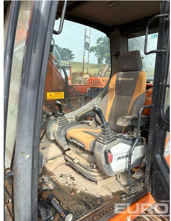 2014 Doosan DX140LC-5 - Pelle sur chenille: photos 5 2014 Doosan DX140LC-5 - Pelle sur chenille: photos 5