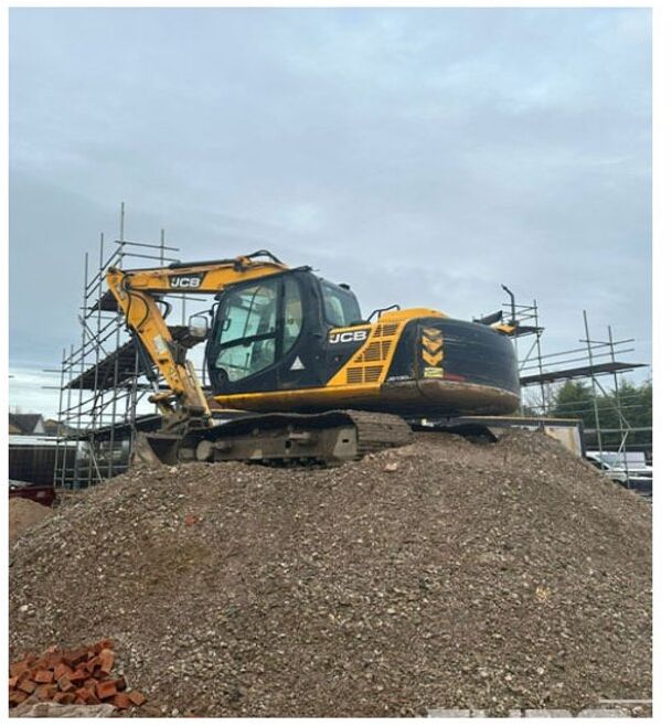 2014 JCB JS130LC T4 - Pelle sur chenille: photos 3 2014 JCB JS130LC T4 - Pelle sur chenille: photos 3