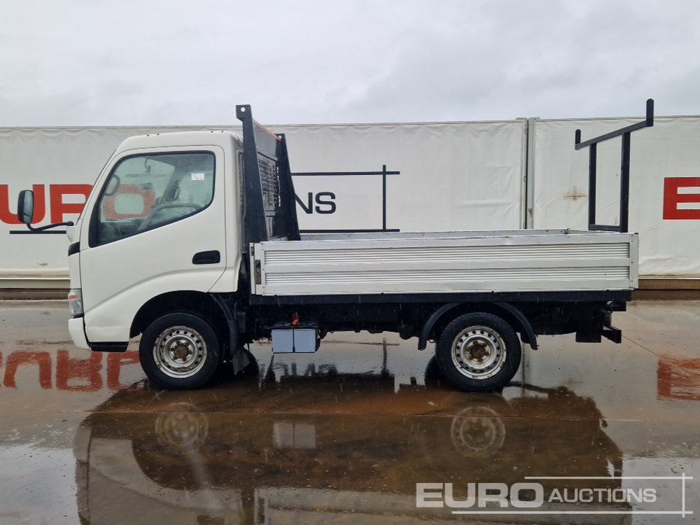 2014 Toyota Dyna - Fourgon plateau: photos 2 2014 Toyota Dyna - Fourgon plateau: photos 2