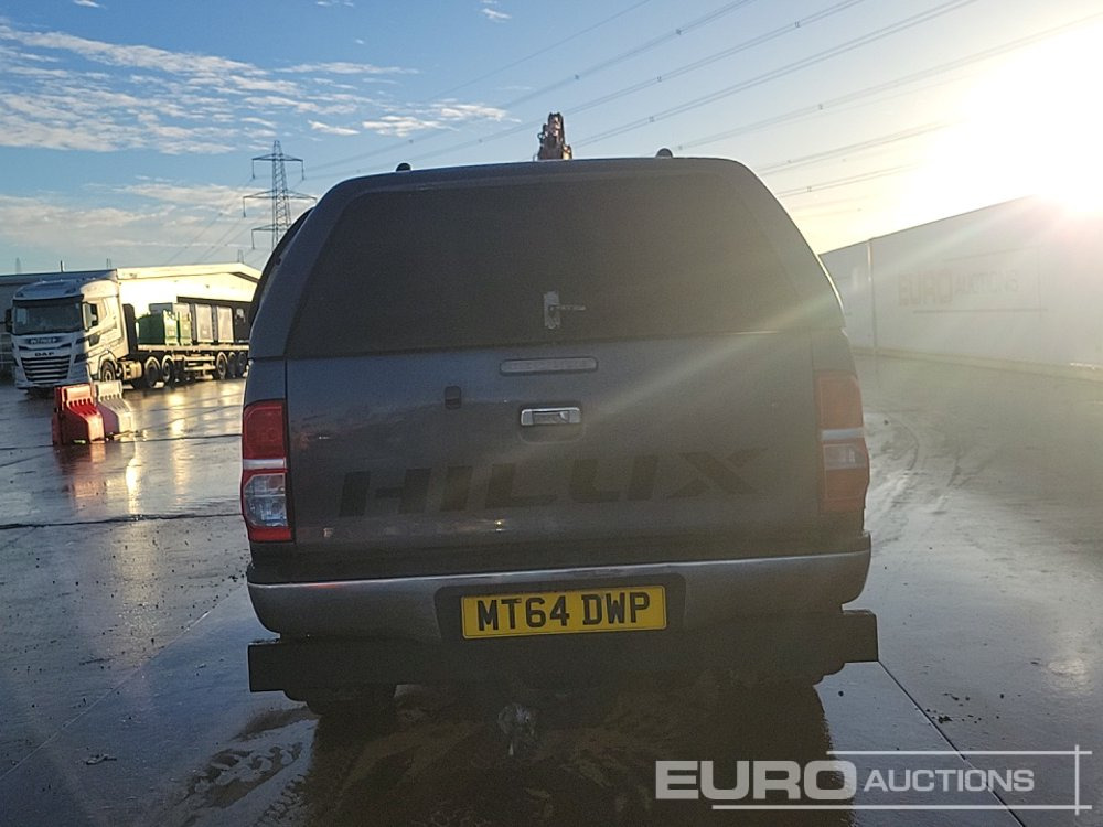 2014 Toyota Hilux Invincible - Pick-up: photos 4 2014 Toyota Hilux Invincible - Pick-up: photos 4