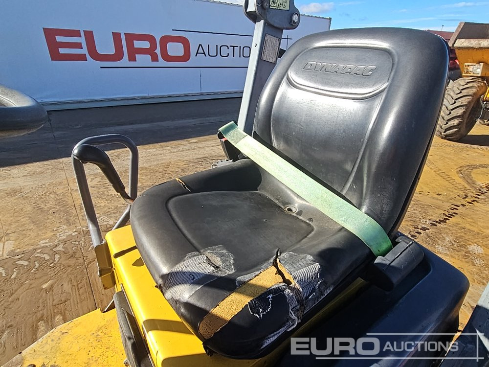 Compacteur 2015 Dynapac CC800: photos 29
