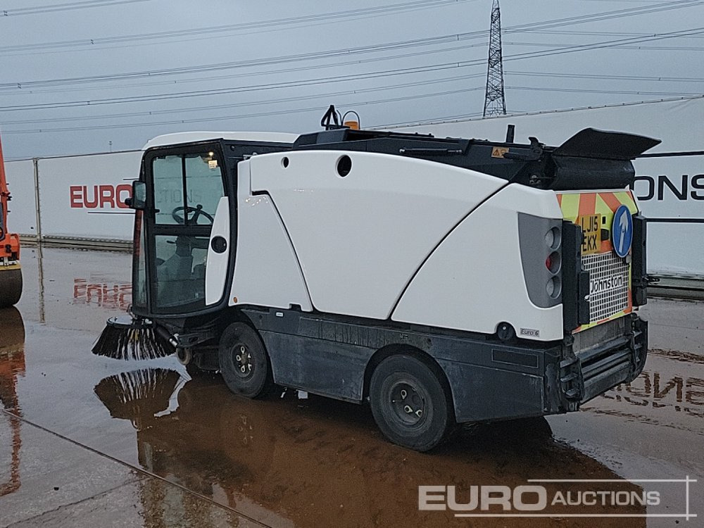 2015 Johnston CX210 - Balayeuse de voirie: photos 3 2015 Johnston CX210 - Balayeuse de voirie: photos 3