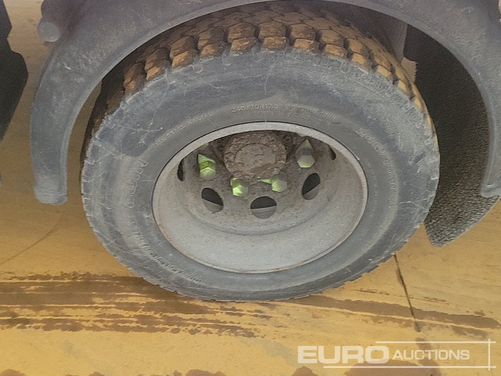 Camion plateau pour transport de équipements lourds 2016 DAF 210: photos 10