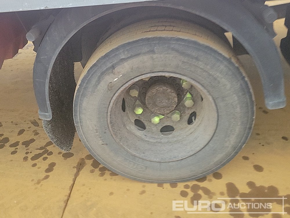 Camion plateau pour transport de équipements lourds 2016 DAF 210: photos 11