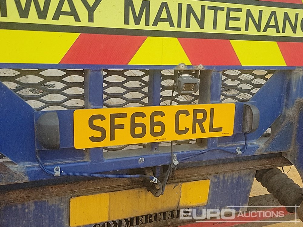 Camion plateau pour transport de équipements lourds 2016 DAF 210: photos 36