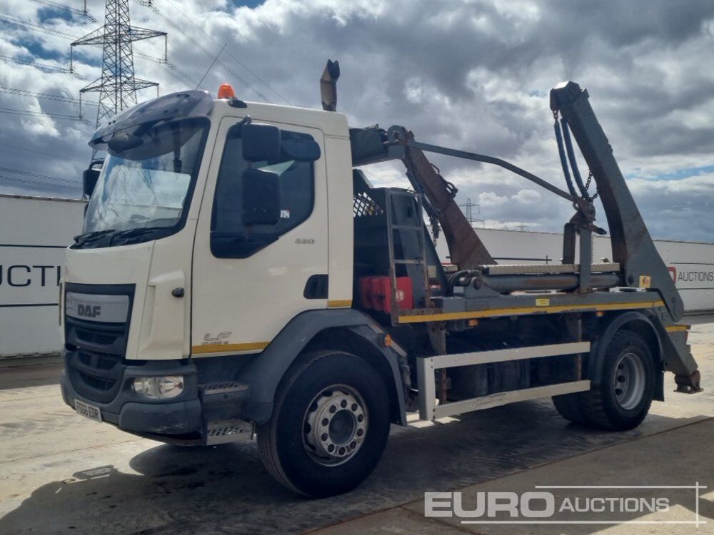 2016 DAF LF220 - Camion multibenne: photos 1 2016 DAF LF220 - Camion multibenne: photos 1