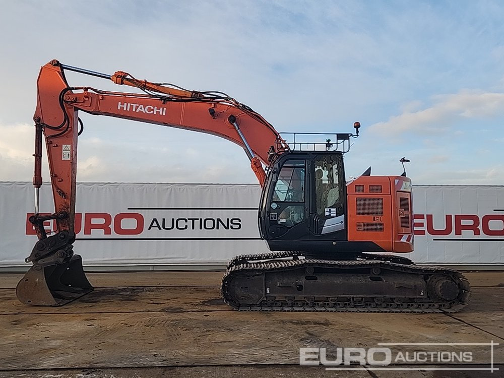 2016 Hitachi ZX225USLC-5B - Pelle sur chenille: photos 2 2016 Hitachi ZX225USLC-5B - Pelle sur chenille: photos 2