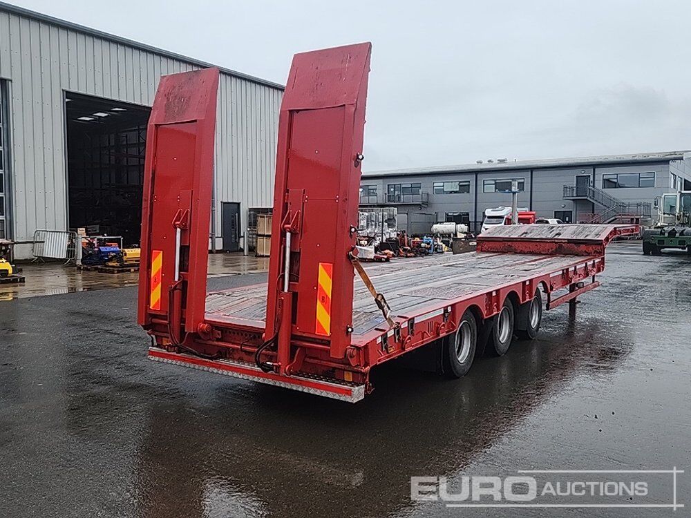 2016 Mac trailers Tri Axle Step Frame Low Loader Trailer, Hydraulic Ramps, Outriggers - Semi-remorque surbaissé: photos 5 2016 Mac trailers Tri Axle Step Frame Low Loader Trailer, Hydraulic Ramps, Outriggers - Semi-remorque surbaissé: photos 5