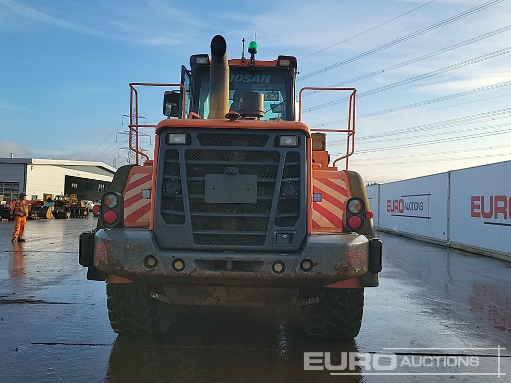 2017 Doosan DL300 - Chargeuse sur pneus: photos 4 2017 Doosan DL300 - Chargeuse sur pneus: photos 4