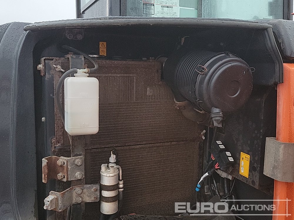 Mini pelle 2017 Hitachi ZX65USB-5A CLP: photos 31 Mini pelle 2017 Hitachi ZX65USB-5A CLP: photos 31