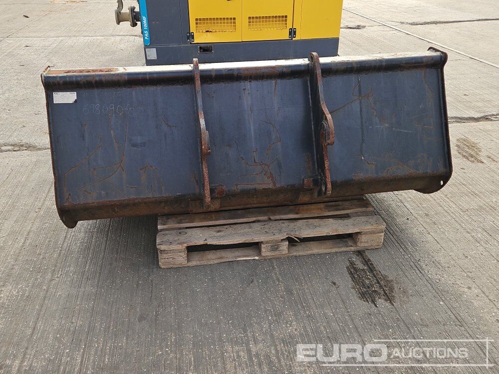 2017 JCB 80" Loading Bucket to suit Telehandler - Godet: photos 4 2017 JCB 80" Loading Bucket to suit Telehandler - Godet: photos 4