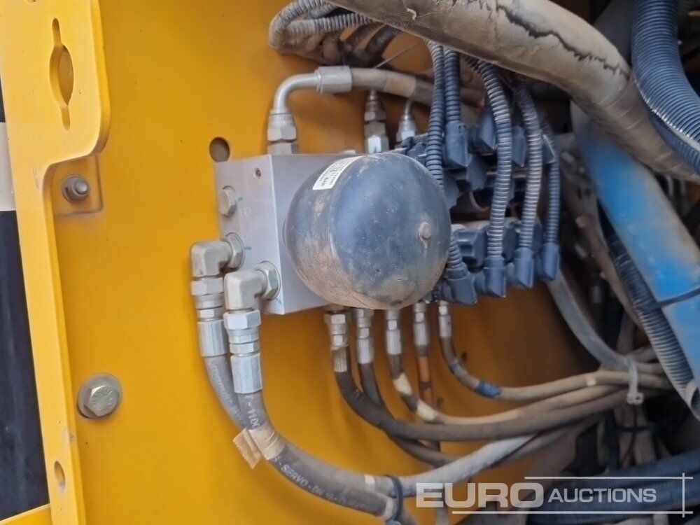 Pelle 2017 JCB JS131LC: photos 28 Pelle 2017 JCB JS131LC: photos 28