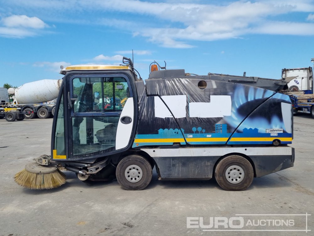 2017 Johnston 4x2 Road Sweeper, Reverse Camera, Automatic Gearbox (Category S Insurance Loss, Runs No Drive) - Balayeuse de voirie: photos 2 2017 Johnston 4x2 Road Sweeper, Reverse Camera, Automatic Gearbox (Category S Insurance Loss, Runs No Drive) - Balayeuse de voirie: photos 2