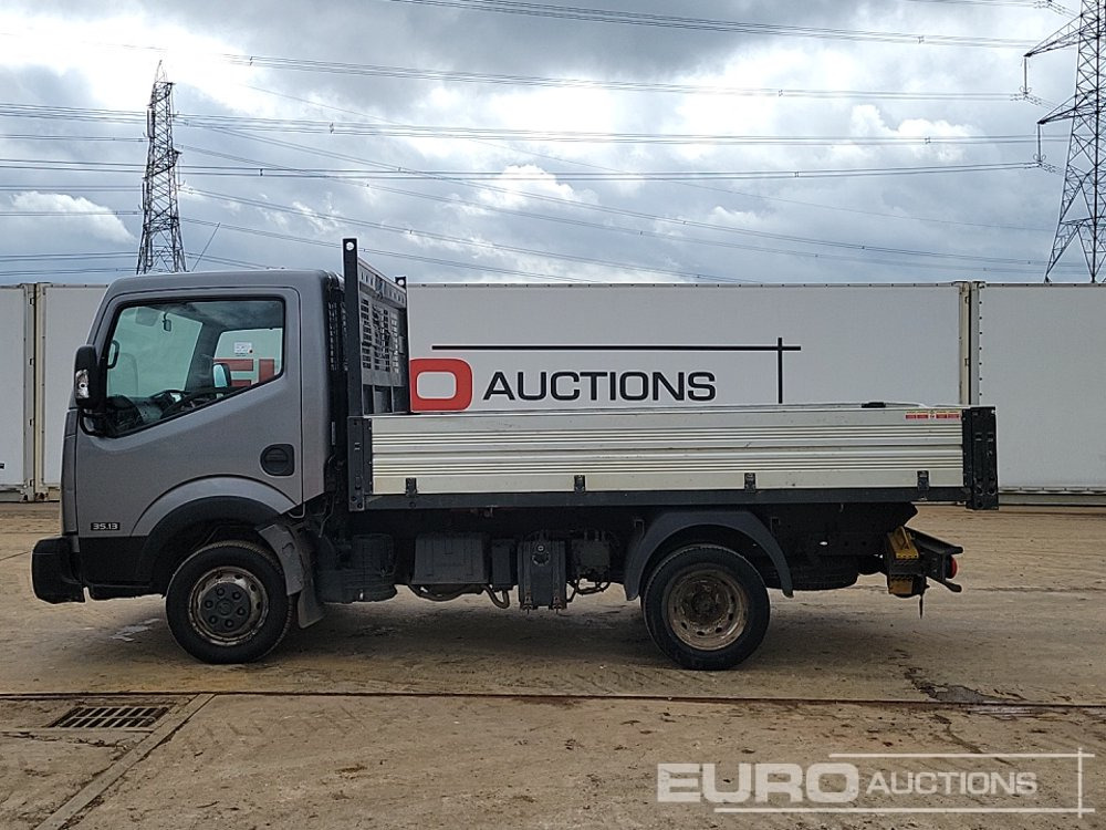 2017 Nissan Cabstar NT400 - Fourgon plateau: photos 2 2017 Nissan Cabstar NT400 - Fourgon plateau: photos 2